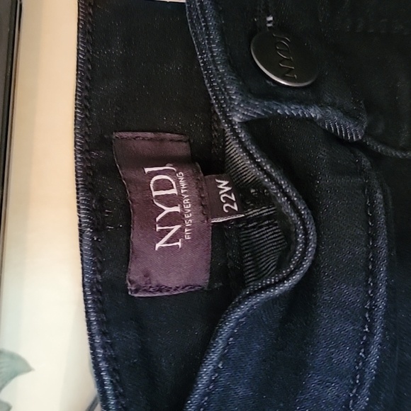 NYDJ NWT Plus Size 22W Dark Blue Denim Jeans. Boyfriend Cut Rolled Hem - Picture 4 of 8